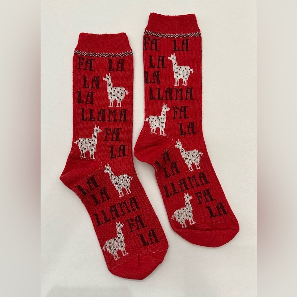 NWOT Women’s Fa La La La Llama Fun Graphic Socks in Red One Size